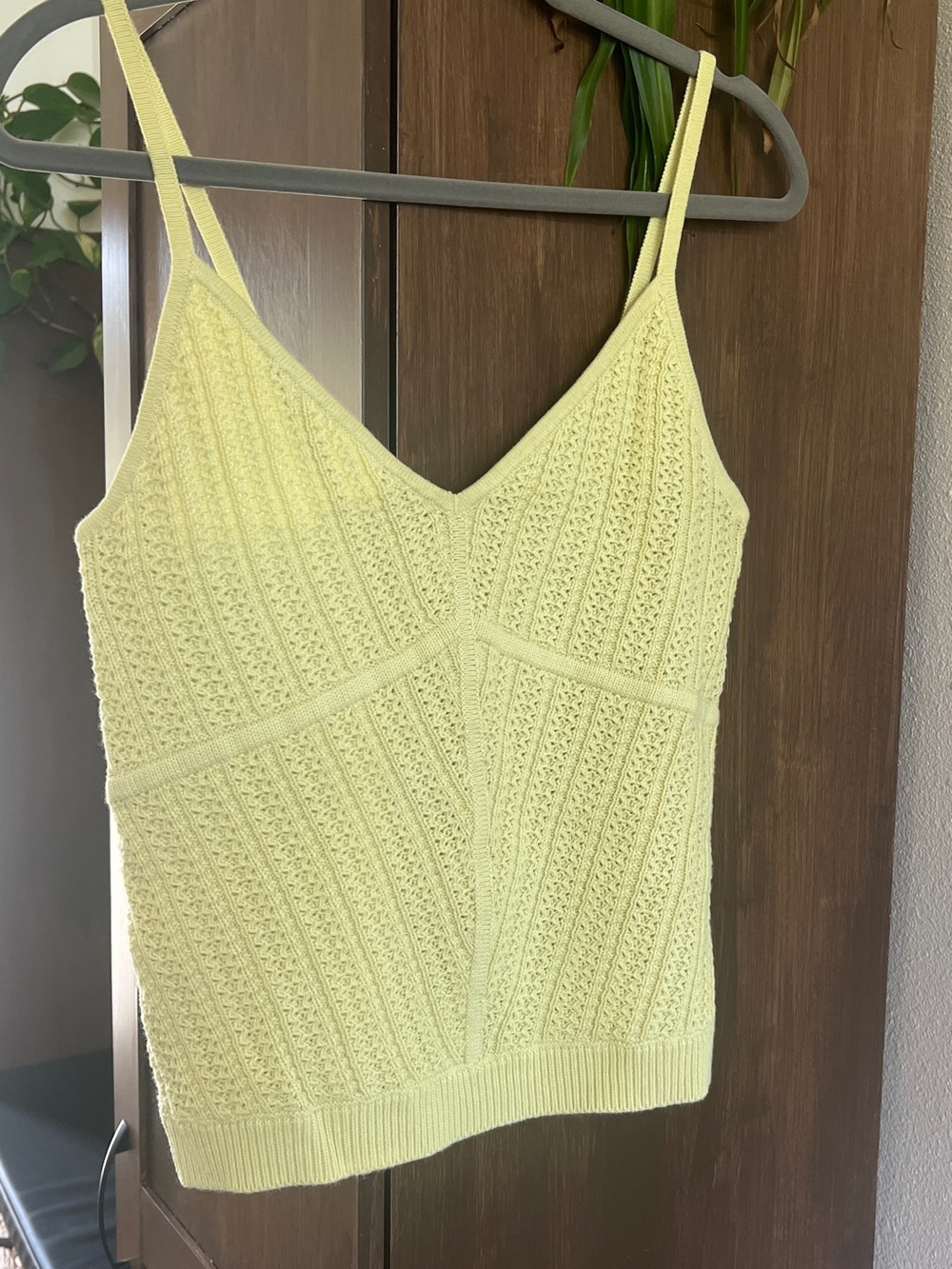 Banana Republic Pale Yellow Knit V-Neck Tank s